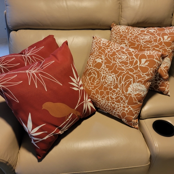 Brand New 2 Outdoor Pillows - Picture 2 of 3